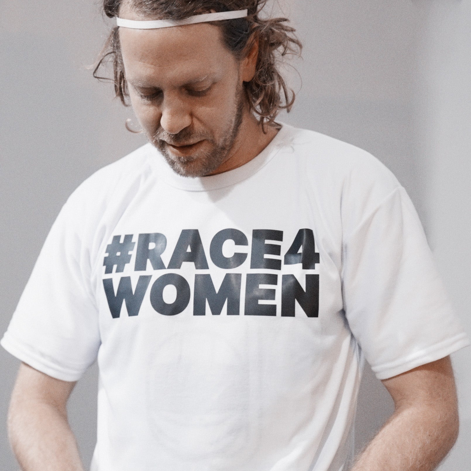#RACE4WOMEN • T-Shirt